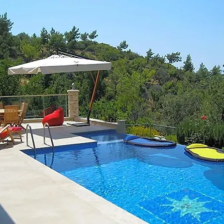 Islamlar Sleeps 10 Pool Air Con Wifi Vilă