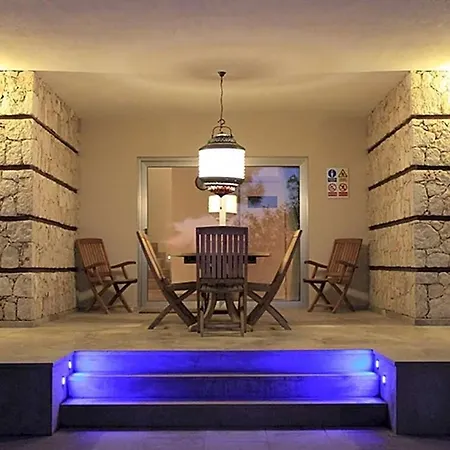 Vilă Islamlar Sleeps 10 Pool Air Con Wifi